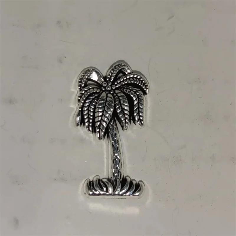 Креативный серебряный значок и – обзор и цена Men Accessories In Silver